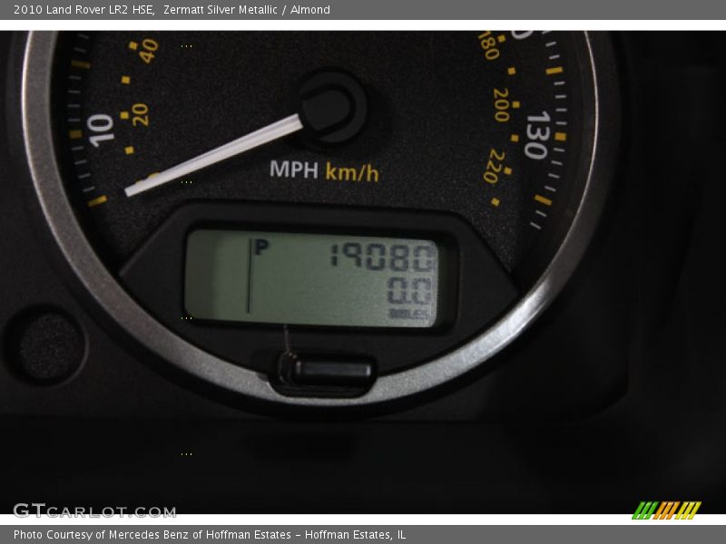 Zermatt Silver Metallic / Almond 2010 Land Rover LR2 HSE