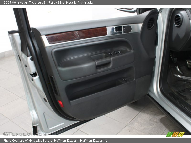 Reflex Silver Metallic / Anthracite 2005 Volkswagen Touareg V8