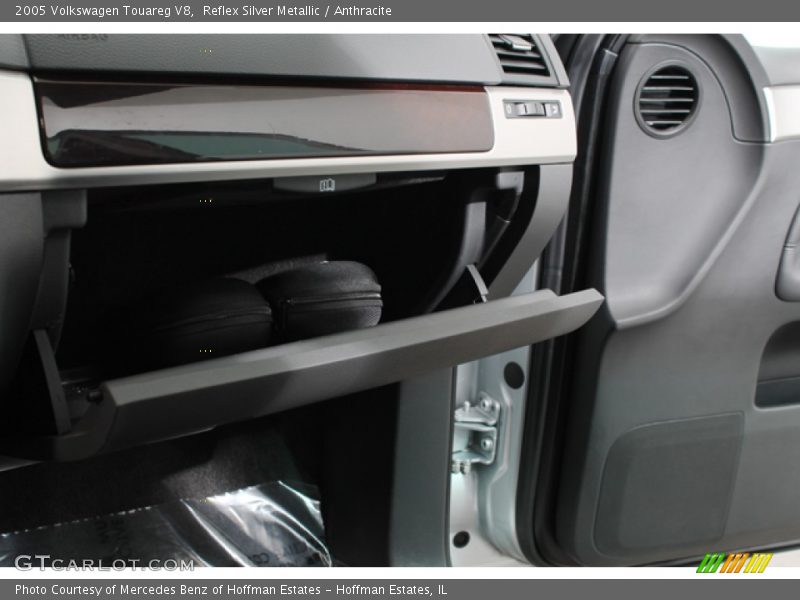 Reflex Silver Metallic / Anthracite 2005 Volkswagen Touareg V8