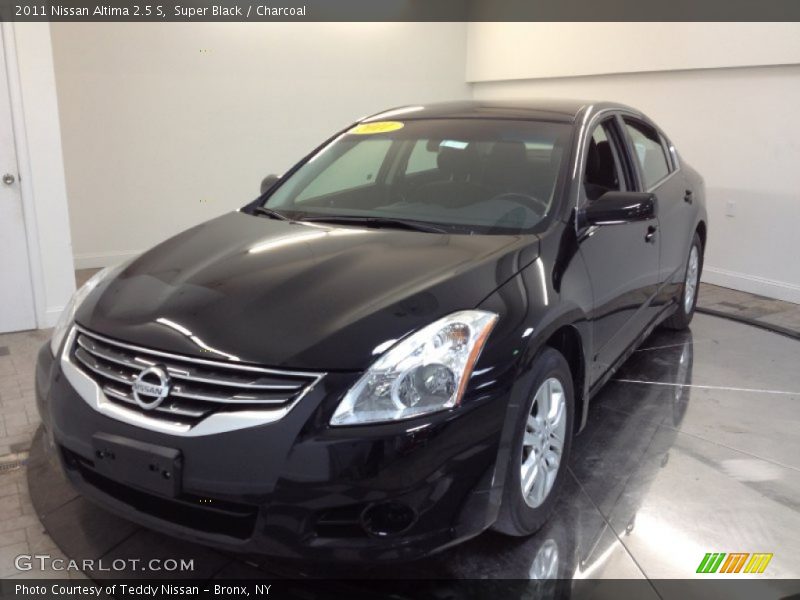 Super Black / Charcoal 2011 Nissan Altima 2.5 S