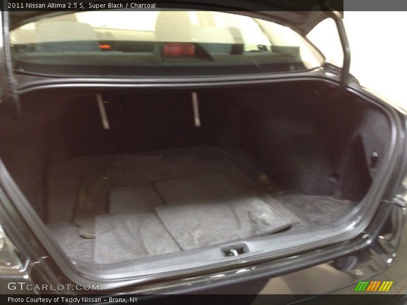 Super Black / Charcoal 2011 Nissan Altima 2.5 S