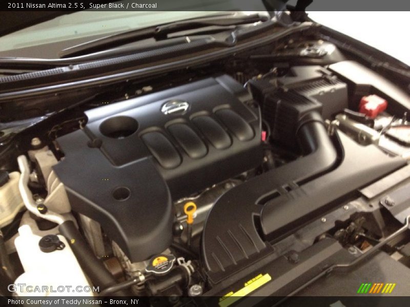 Super Black / Charcoal 2011 Nissan Altima 2.5 S