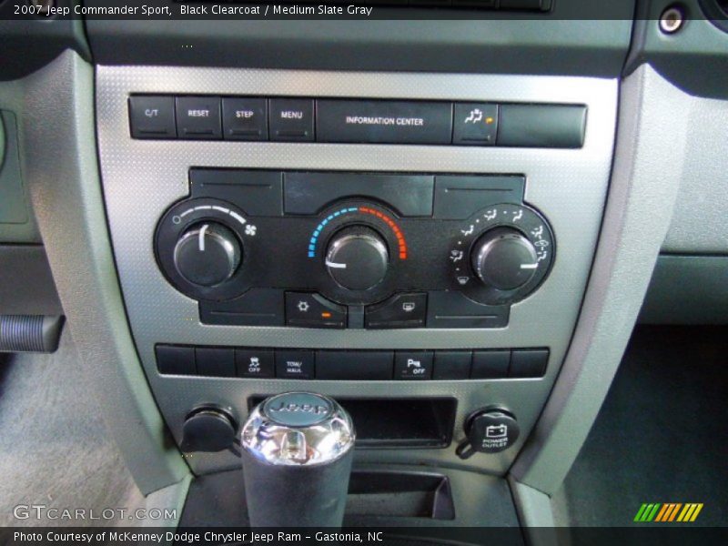 Black Clearcoat / Medium Slate Gray 2007 Jeep Commander Sport