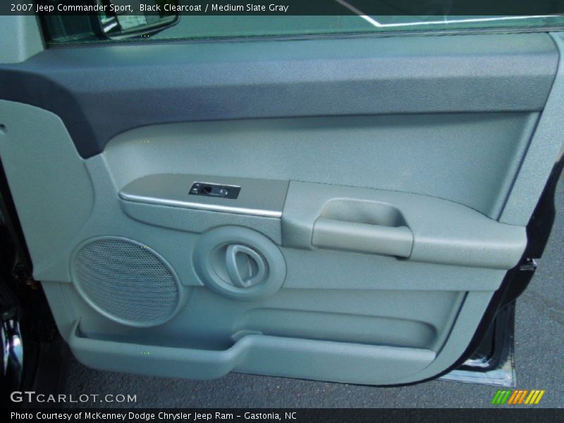 Black Clearcoat / Medium Slate Gray 2007 Jeep Commander Sport