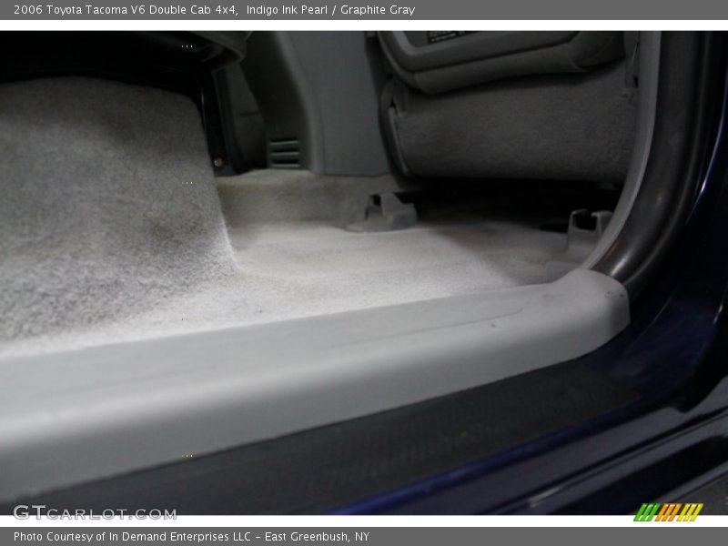 Indigo Ink Pearl / Graphite Gray 2006 Toyota Tacoma V6 Double Cab 4x4