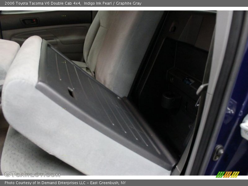 Indigo Ink Pearl / Graphite Gray 2006 Toyota Tacoma V6 Double Cab 4x4