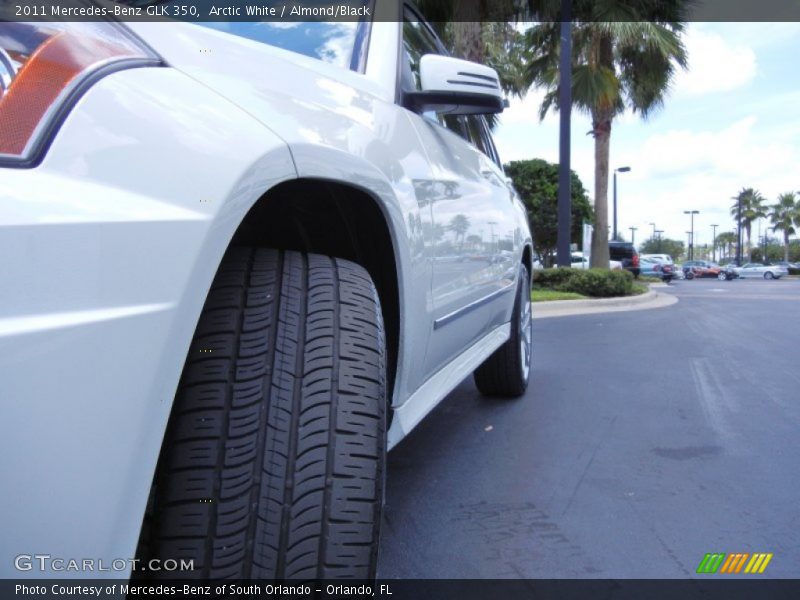 Arctic White / Almond/Black 2011 Mercedes-Benz GLK 350