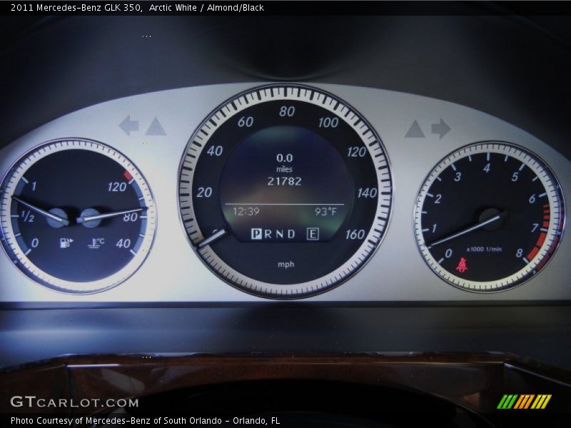 Arctic White / Almond/Black 2011 Mercedes-Benz GLK 350