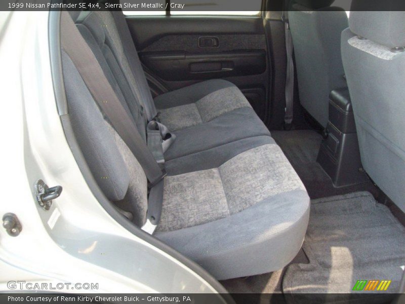 Sierra Silver Metallic / Gray 1999 Nissan Pathfinder SE 4x4