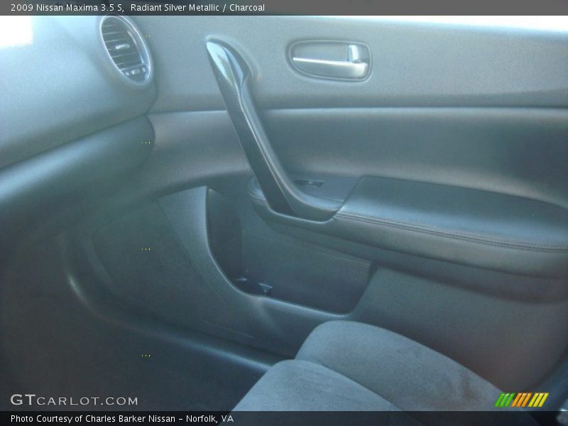Radiant Silver Metallic / Charcoal 2009 Nissan Maxima 3.5 S