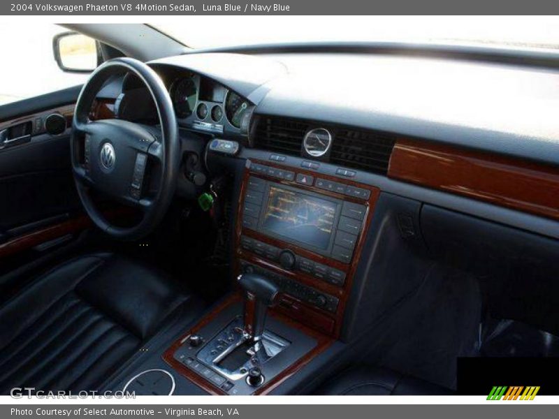 Luna Blue / Navy Blue 2004 Volkswagen Phaeton V8 4Motion Sedan