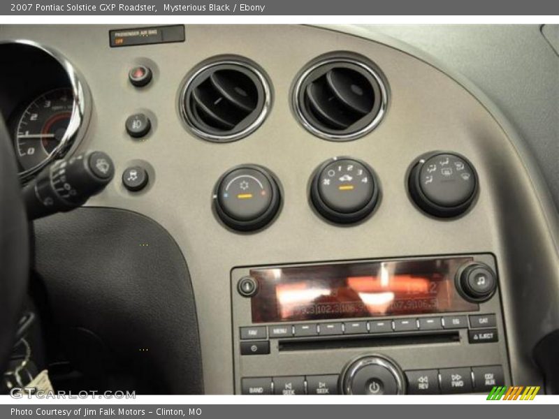 Controls of 2007 Solstice GXP Roadster