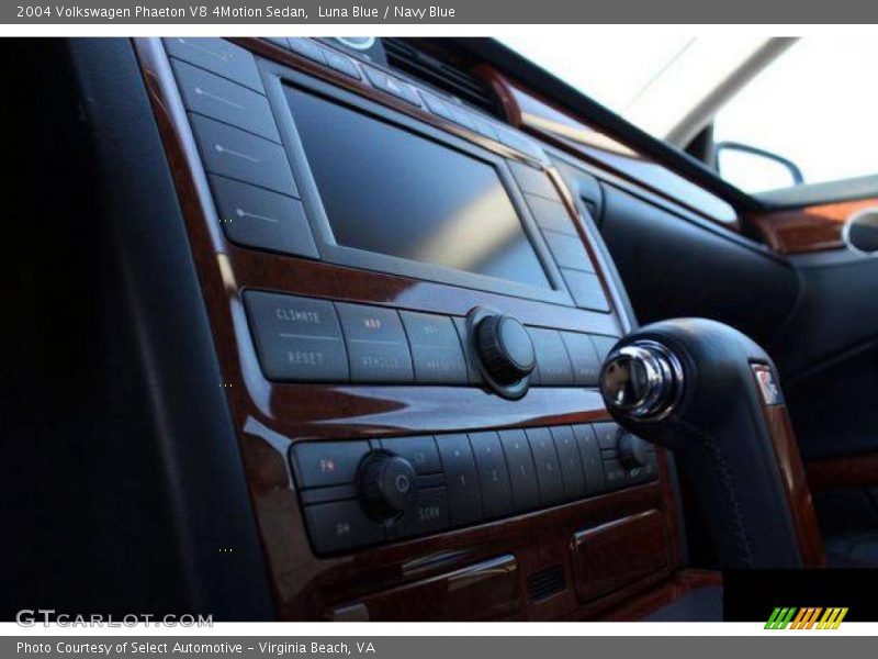 Luna Blue / Navy Blue 2004 Volkswagen Phaeton V8 4Motion Sedan