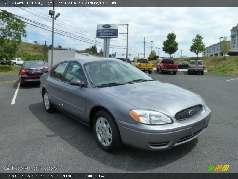 Light Tundra Metallic / Medium/Dark Flint 2007 Ford Taurus SE
