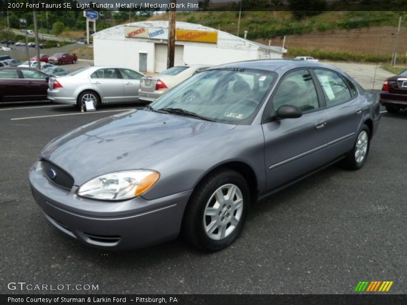 Light Tundra Metallic / Medium/Dark Flint 2007 Ford Taurus SE