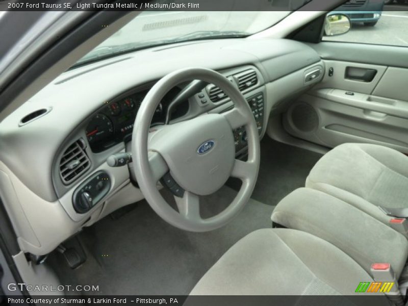 Light Tundra Metallic / Medium/Dark Flint 2007 Ford Taurus SE