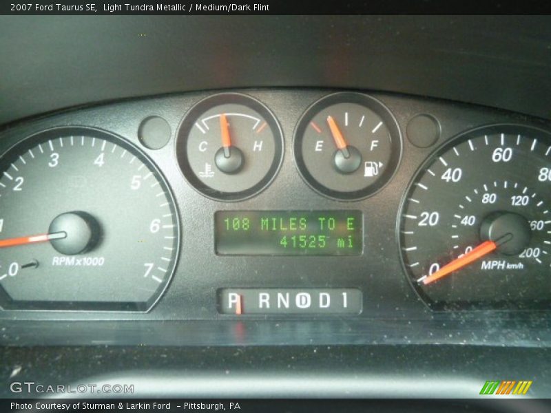 Light Tundra Metallic / Medium/Dark Flint 2007 Ford Taurus SE