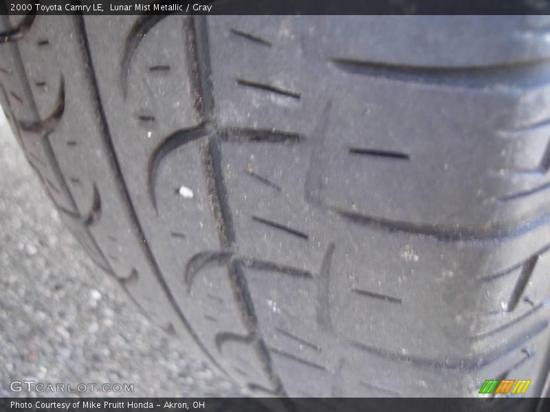 Lunar Mist Metallic / Gray 2000 Toyota Camry LE