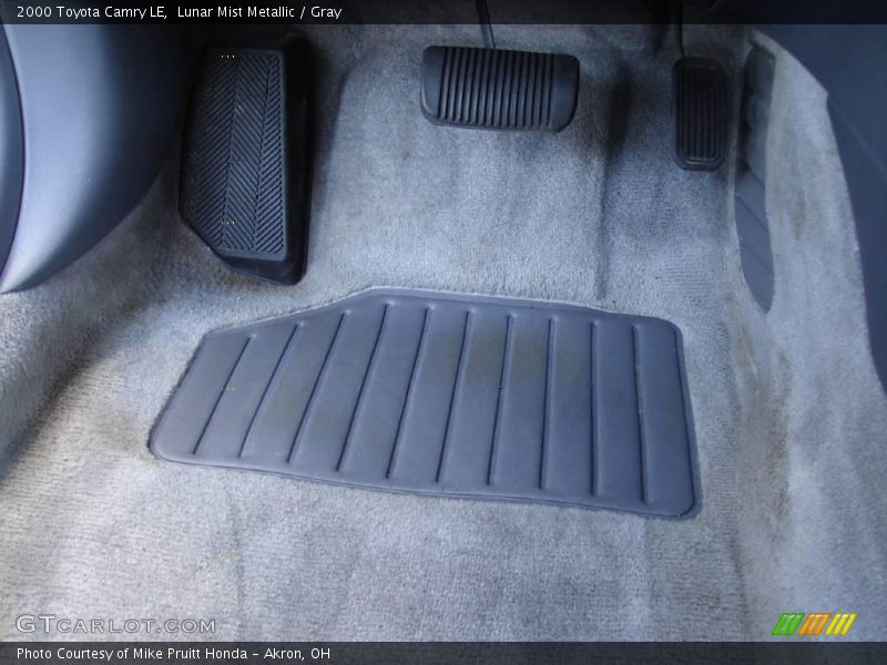 Lunar Mist Metallic / Gray 2000 Toyota Camry LE