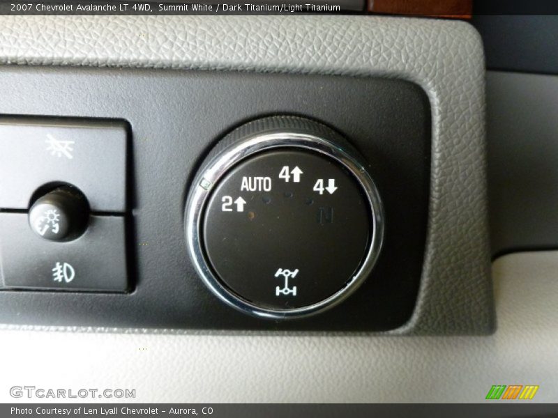 Summit White / Dark Titanium/Light Titanium 2007 Chevrolet Avalanche LT 4WD