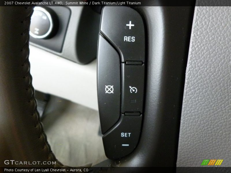 Summit White / Dark Titanium/Light Titanium 2007 Chevrolet Avalanche LT 4WD