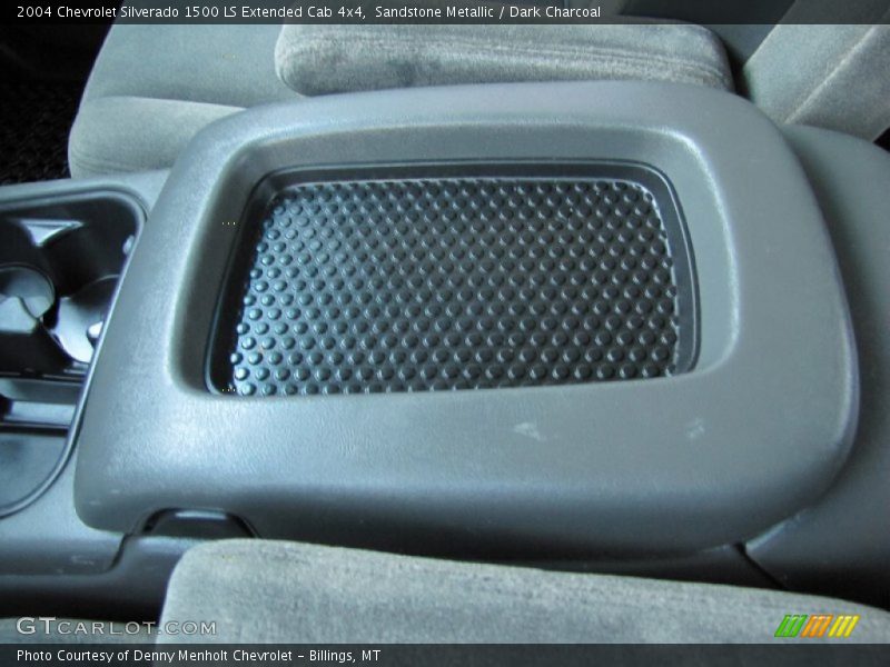 Sandstone Metallic / Dark Charcoal 2004 Chevrolet Silverado 1500 LS Extended Cab 4x4