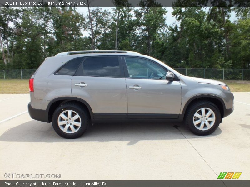 Titanium Silver / Black 2011 Kia Sorento LX