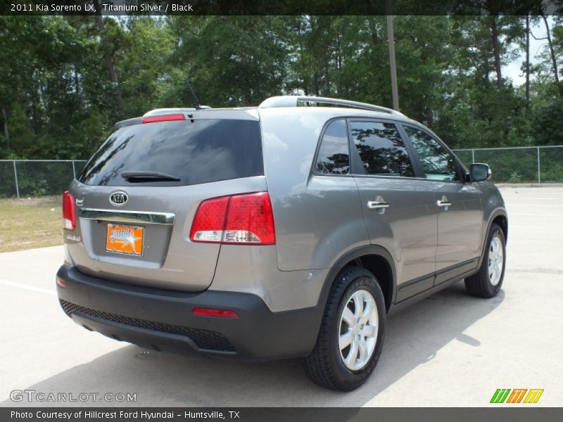 Titanium Silver / Black 2011 Kia Sorento LX
