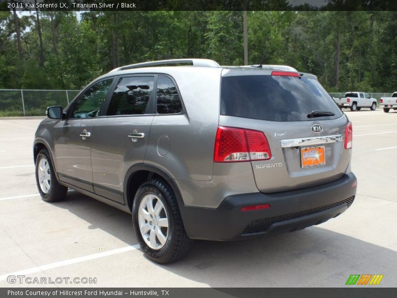 Titanium Silver / Black 2011 Kia Sorento LX