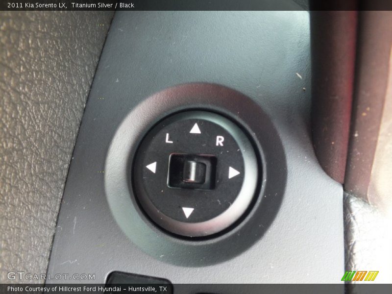 Titanium Silver / Black 2011 Kia Sorento LX