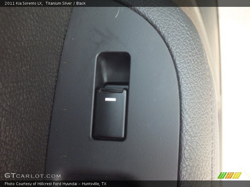 Titanium Silver / Black 2011 Kia Sorento LX