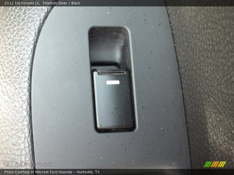 Titanium Silver / Black 2011 Kia Sorento LX