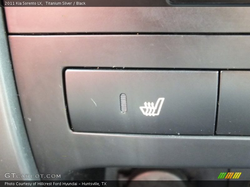 Titanium Silver / Black 2011 Kia Sorento LX