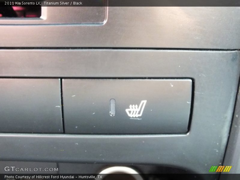 Titanium Silver / Black 2011 Kia Sorento LX