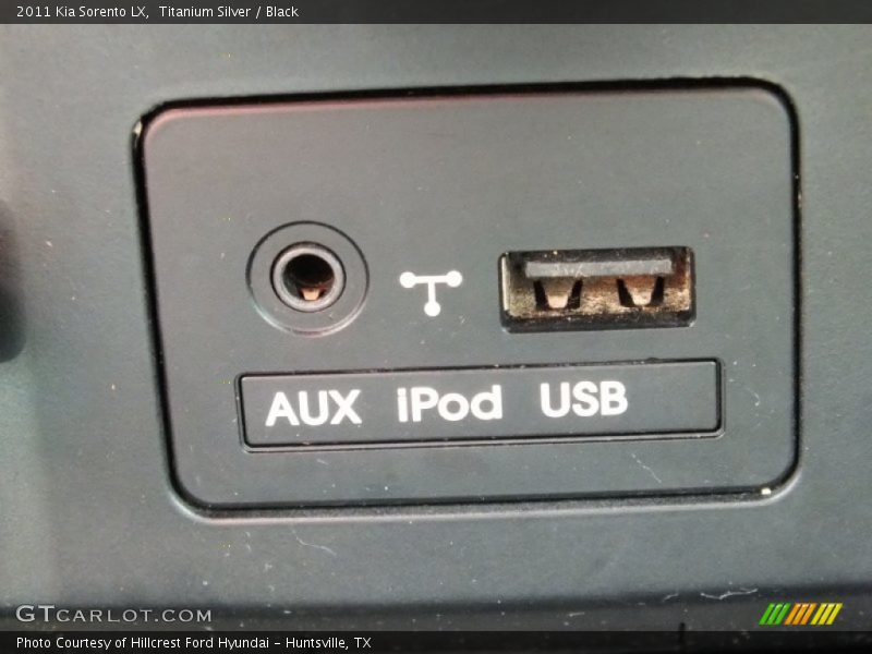 Titanium Silver / Black 2011 Kia Sorento LX