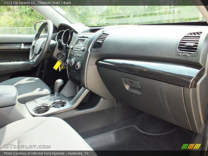 Titanium Silver / Black 2011 Kia Sorento LX