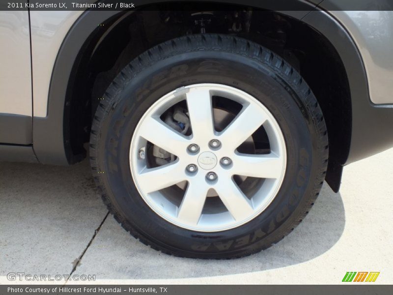 Titanium Silver / Black 2011 Kia Sorento LX