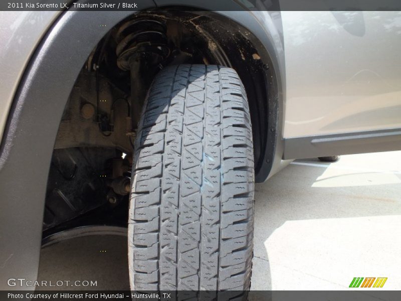 Titanium Silver / Black 2011 Kia Sorento LX