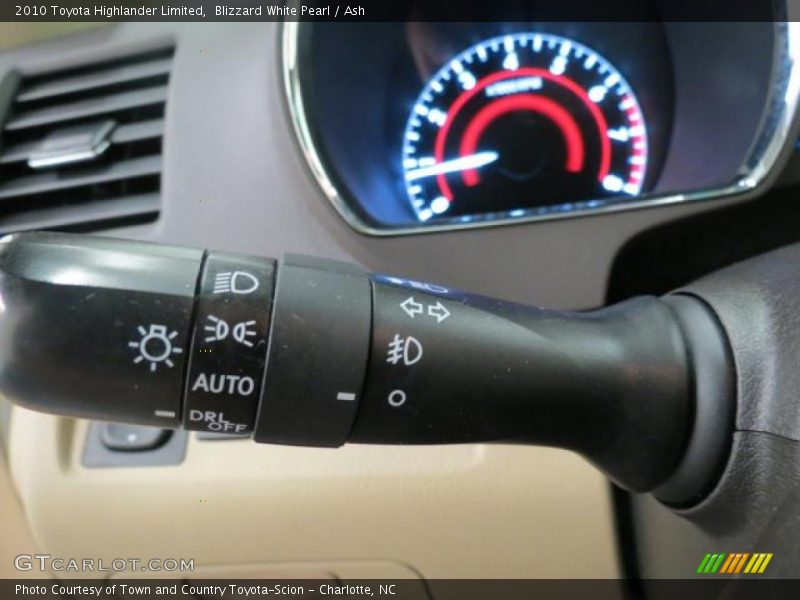 Blizzard White Pearl / Ash 2010 Toyota Highlander Limited