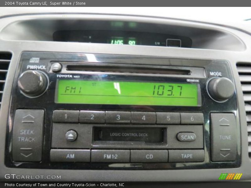 Super White / Stone 2004 Toyota Camry LE