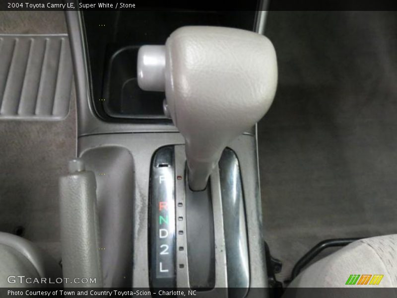 Super White / Stone 2004 Toyota Camry LE
