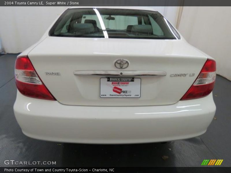 Super White / Stone 2004 Toyota Camry LE