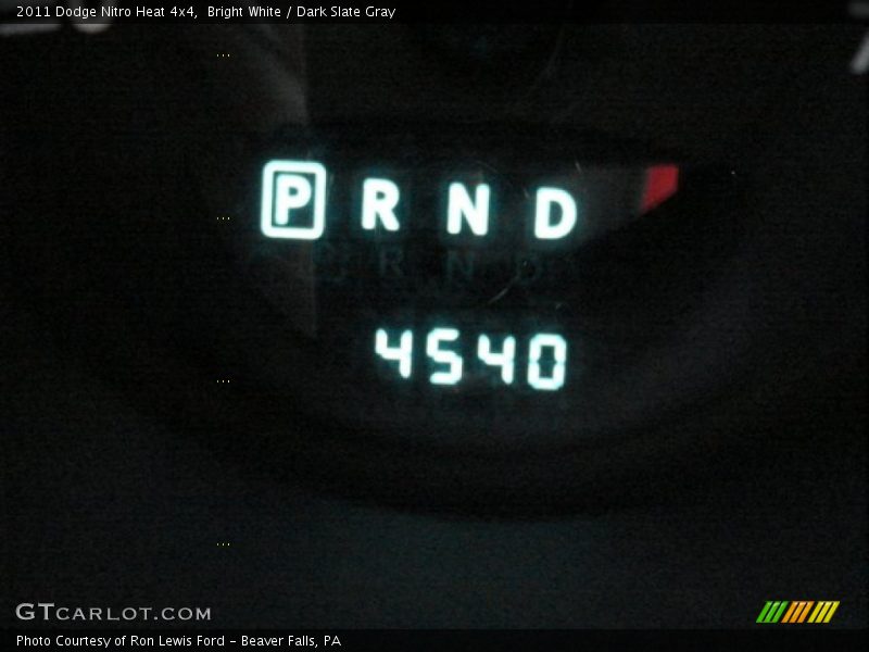 Bright White / Dark Slate Gray 2011 Dodge Nitro Heat 4x4