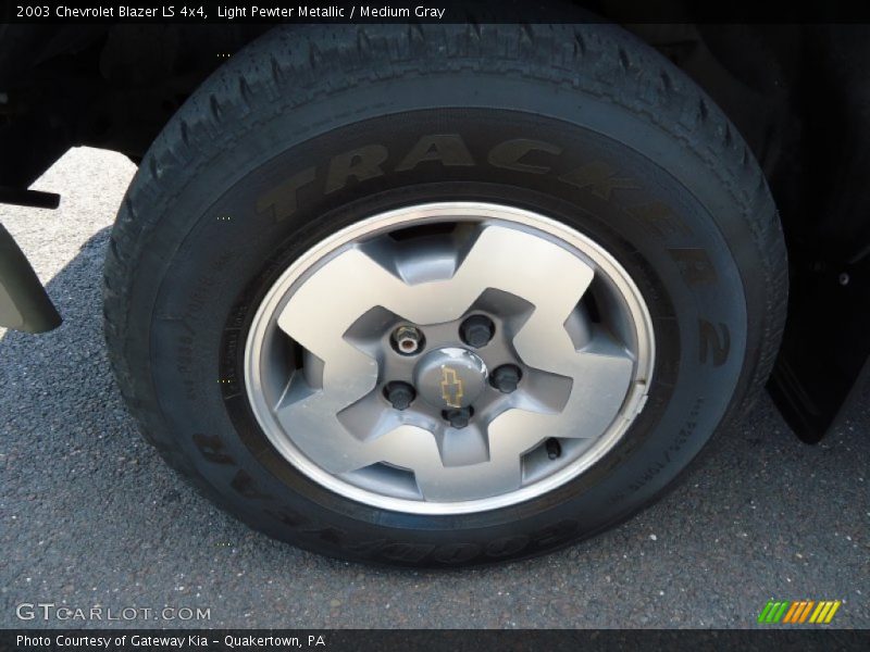 Light Pewter Metallic / Medium Gray 2003 Chevrolet Blazer LS 4x4