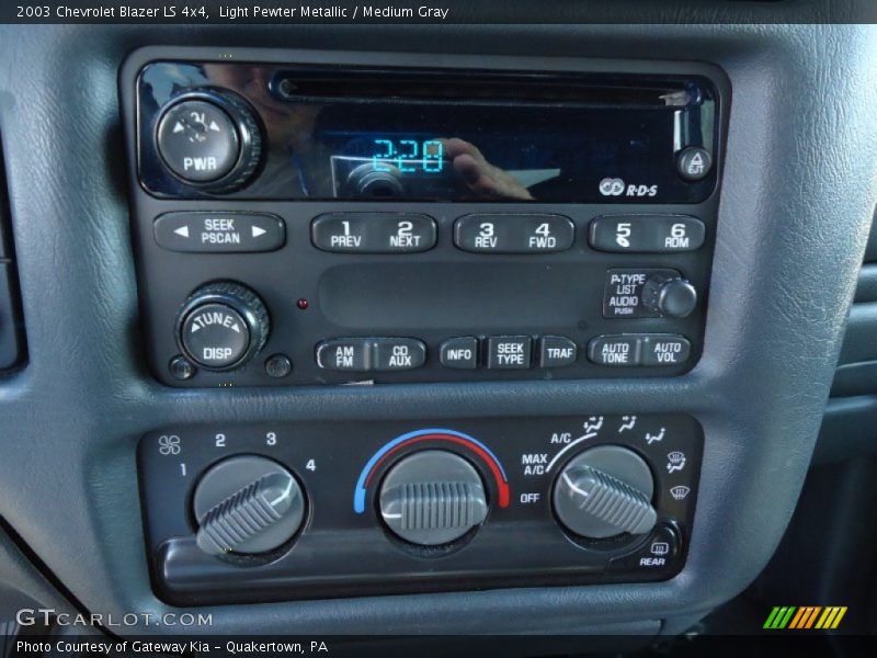 Light Pewter Metallic / Medium Gray 2003 Chevrolet Blazer LS 4x4