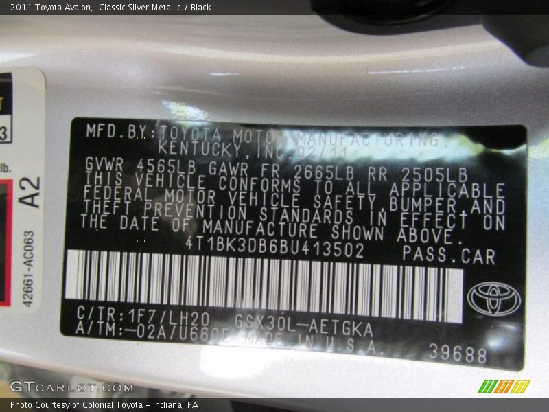 Classic Silver Metallic / Black 2011 Toyota Avalon