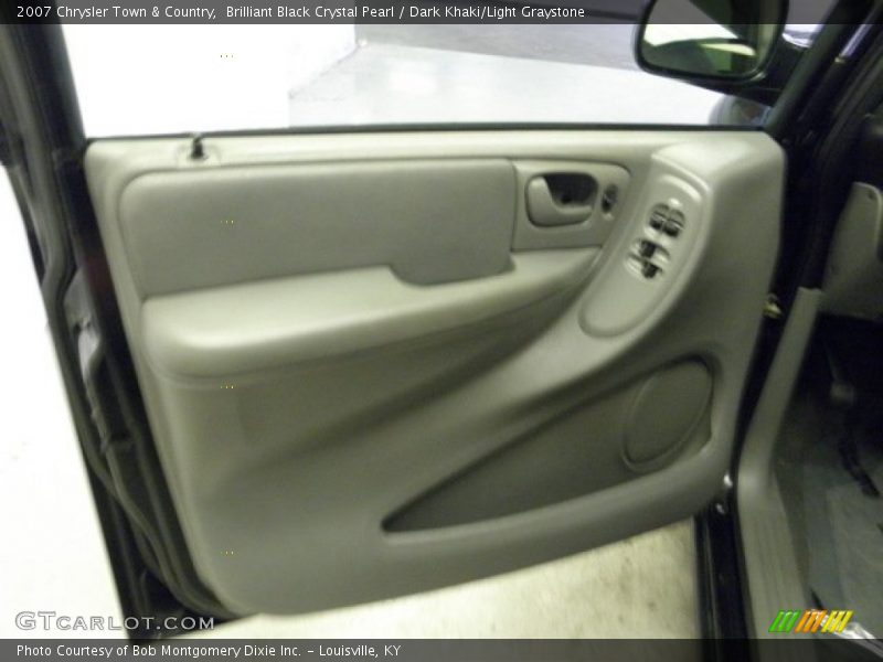 Brilliant Black Crystal Pearl / Dark Khaki/Light Graystone 2007 Chrysler Town & Country