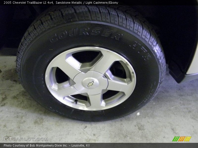 Sandstone Metallic / Light Cashmere/Ebony 2005 Chevrolet TrailBlazer LS 4x4
