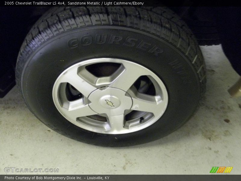Sandstone Metallic / Light Cashmere/Ebony 2005 Chevrolet TrailBlazer LS 4x4