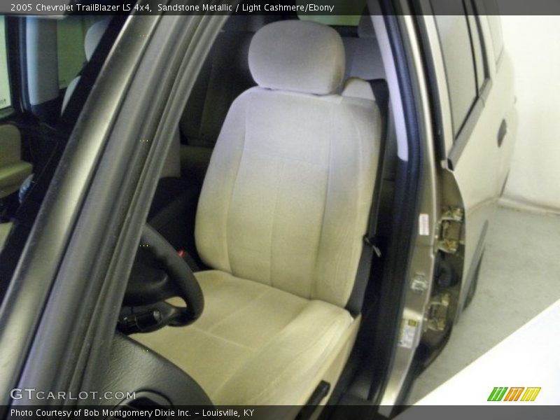 Sandstone Metallic / Light Cashmere/Ebony 2005 Chevrolet TrailBlazer LS 4x4